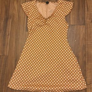 CLOSET CLEAR OUT $5 
Wild Fable mini floral dress size Medium